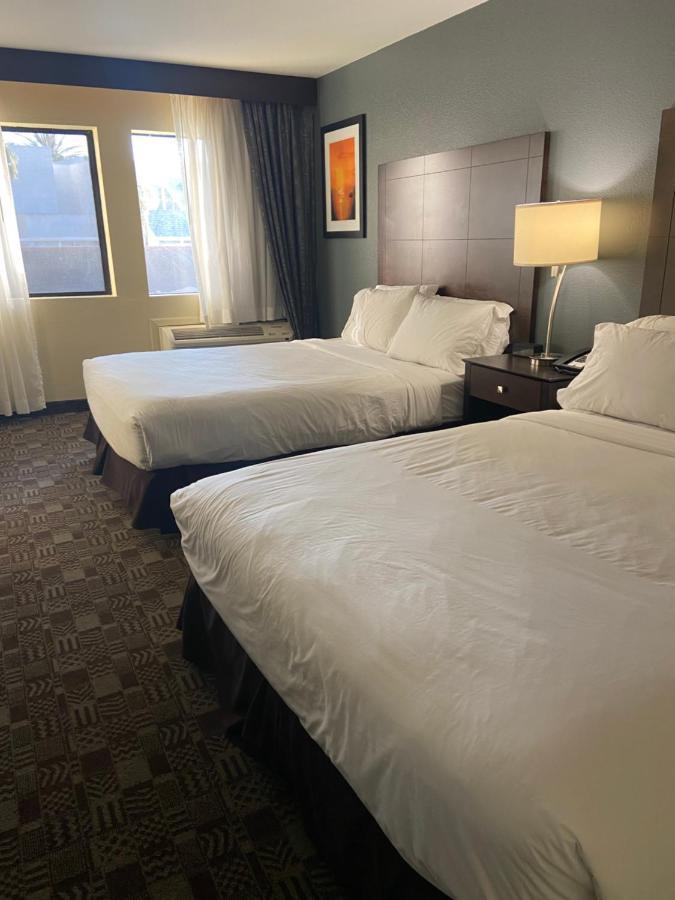 Holiday Inn Express Hotel & Suites Solana Beach-Del Mar By Ihg Exterior foto